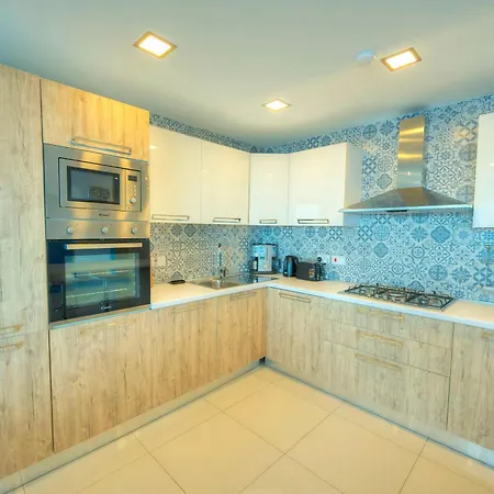 Apartment Modern, Large 3bedroom, Spectacular Views Goslm-9
