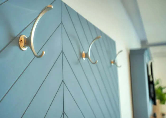 Modern, Large 3bedroom, Spectacular Views Goslm-9 *