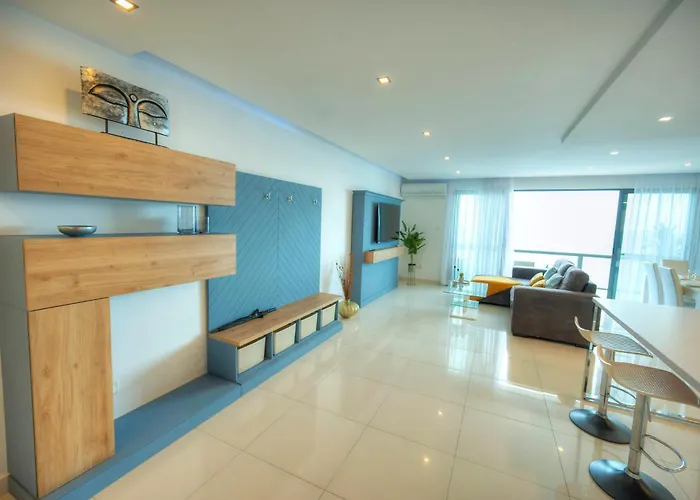 Modern, Large 3bedroom, Spectacular Views Goslm-9