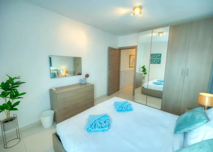 Modern, Large 3bedroom, Spectacular Views Goslm-9 슬리에마