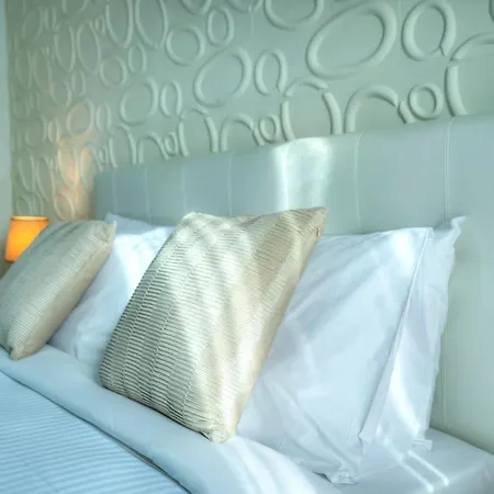 Modern, Large 3bedroom, Spectacular Views Goslm-9 شقة سليمة