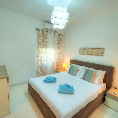 Modern, Large 3bedroom, Spectacular Views Goslm-9 شقة *